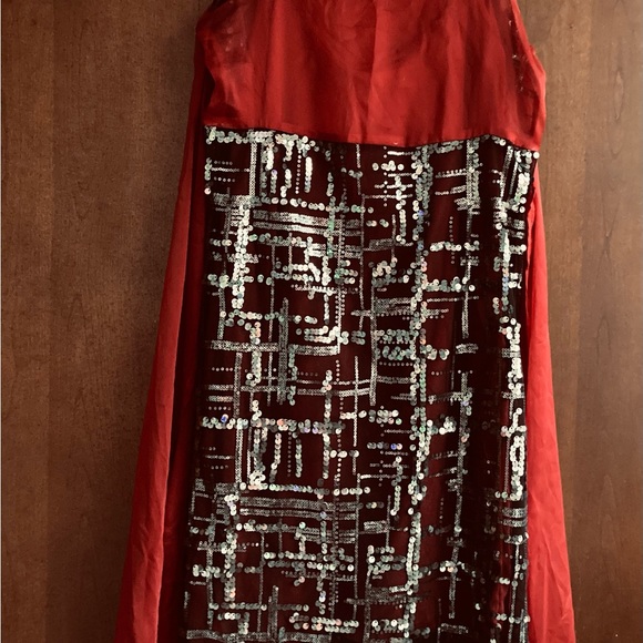 NWT Simply Vera Sequin Layered Party Dress Small Burgundy Chiffon Black … - Picture 2 of 12